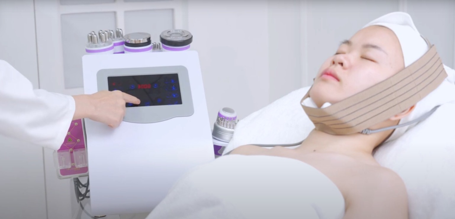 Laser therapy device treating submental fat under the chin